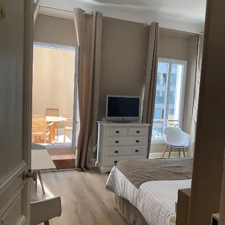 D'estelle Apartmanhotel