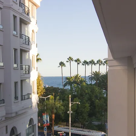 D'estelle Cannes