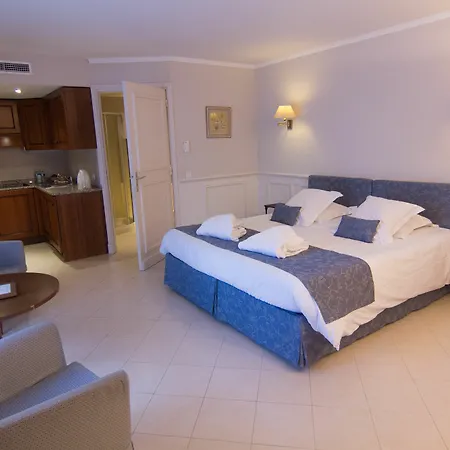 Aparthotel D'estelle 4*