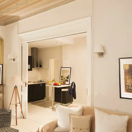 D'estelle Aparthotel 4*