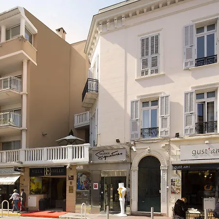 D'estelle Apartmanhotel